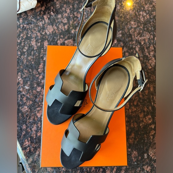 HERMES LEGAND SANDAL WORN ONCE - Picture 2 of 4